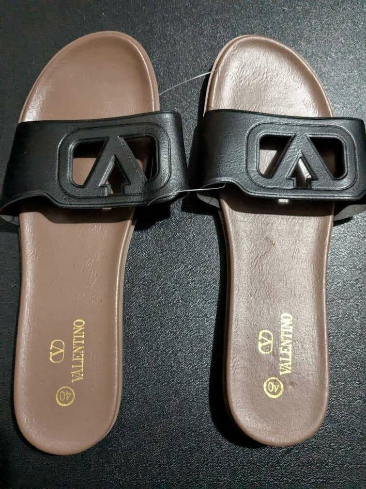 Tongs en cuir élégant