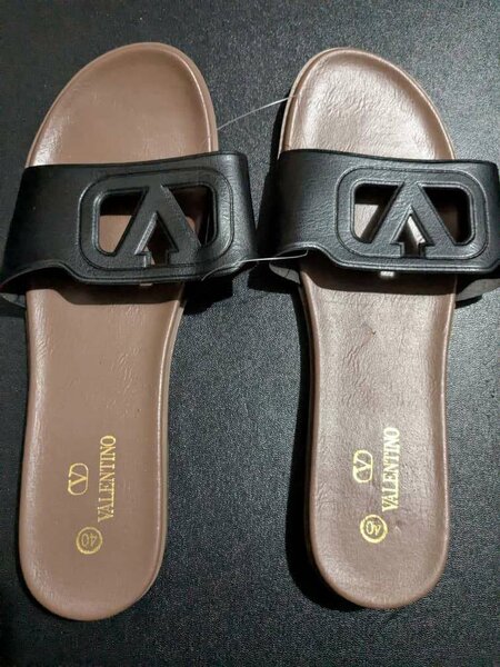 Tongs en cuir élégant