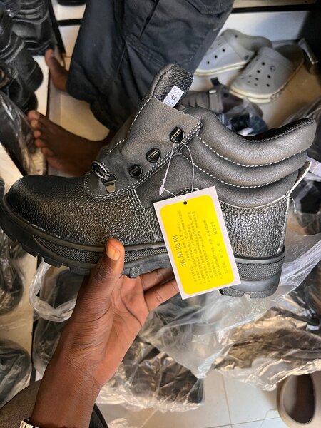 Safety boots