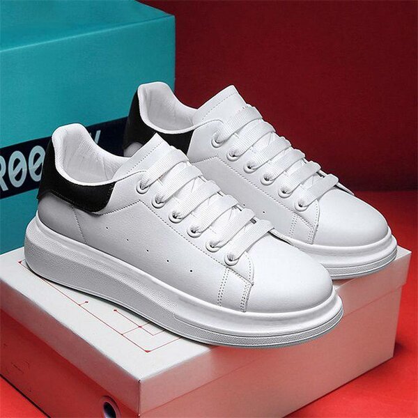 Mode baskets classique pour hommes blancs