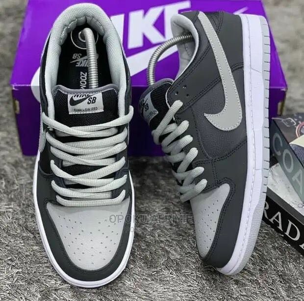 Nike SB Dunk Low