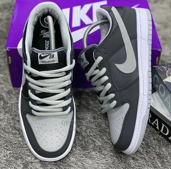 Nike SB Dunk Low