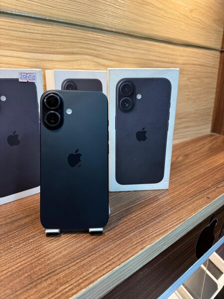 iPhone 16
