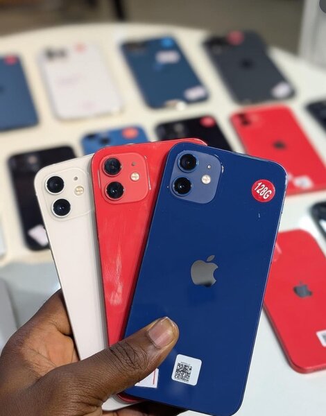 iPhone 12 64gig