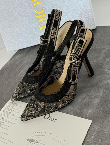 HEELS