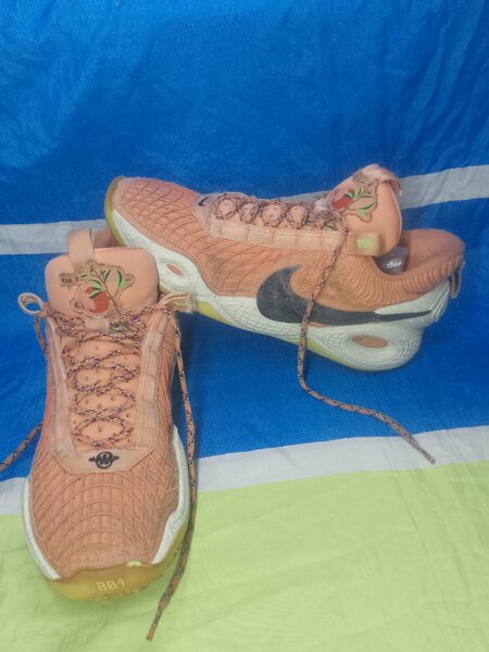 Nike Cosmic floral