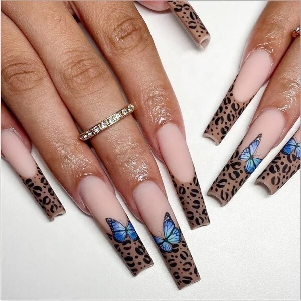 Press on nails