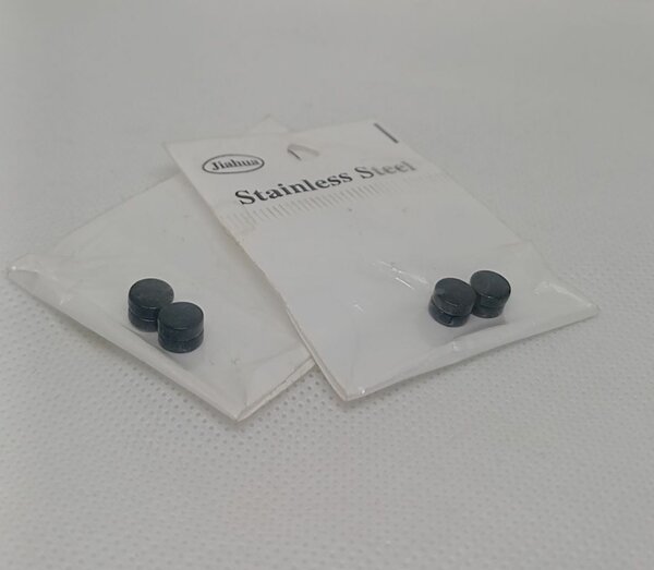 Magnetic earrings