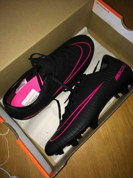 NIKE PRO BOOTS