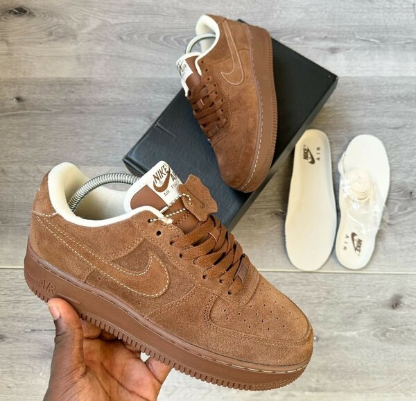 BROWN SUEDE AIRFORCE 1