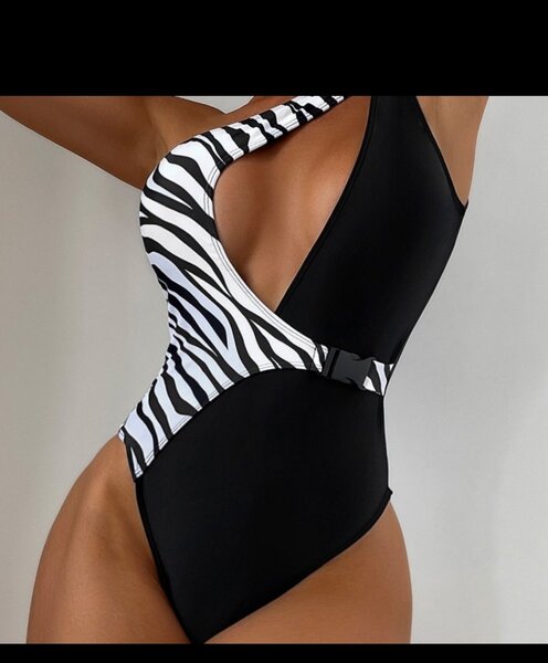 Bikini / swimsuit