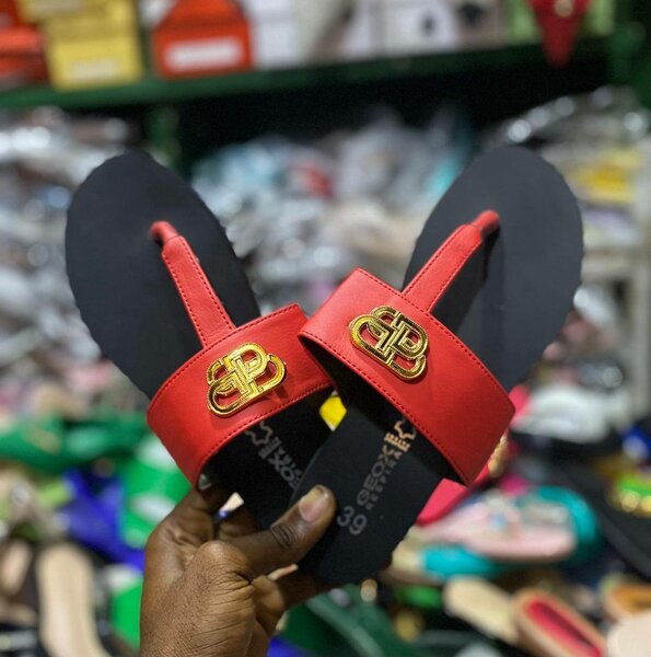 Women's slippers