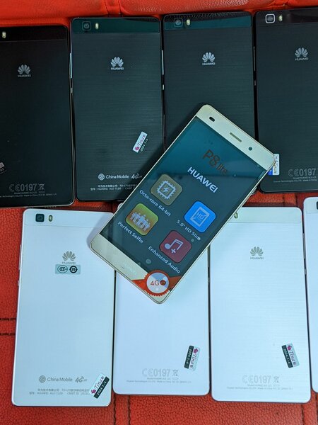 Huawei P8 lite