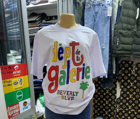 T-shirt white