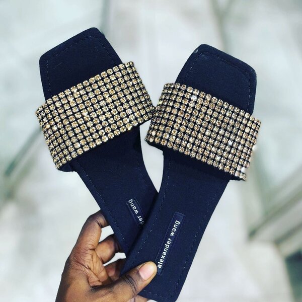 Ladies slippers