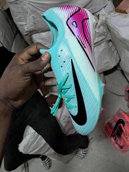 Crampons, paire de magre
