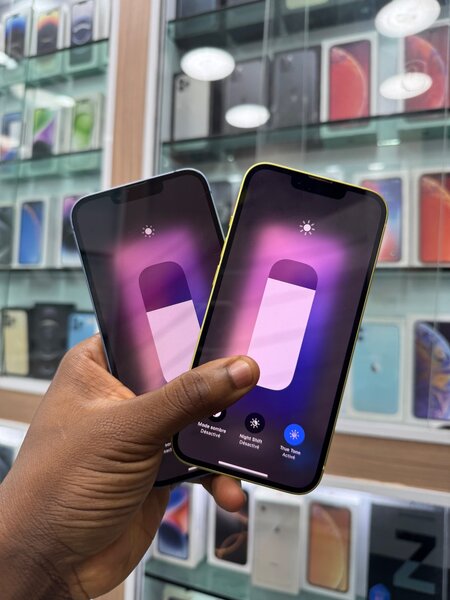 iPhone 14 Simple
