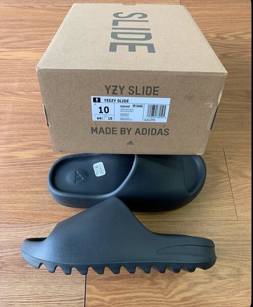 YEEZY SLIDES
