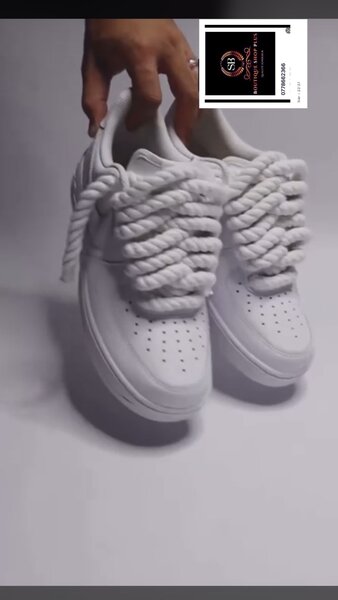 Basket Nike air force authentique avec sa boîte