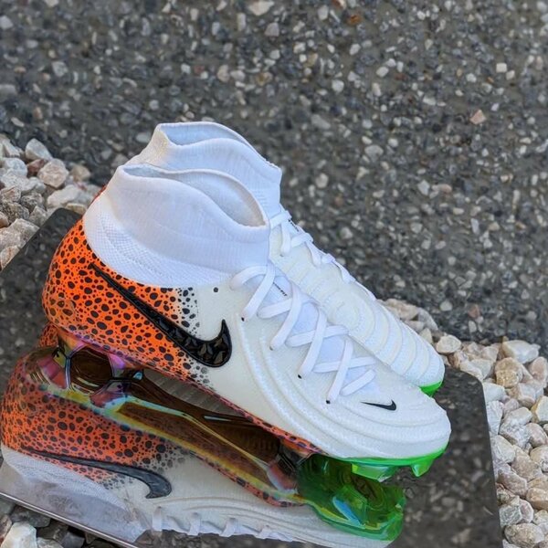 Soccer boots