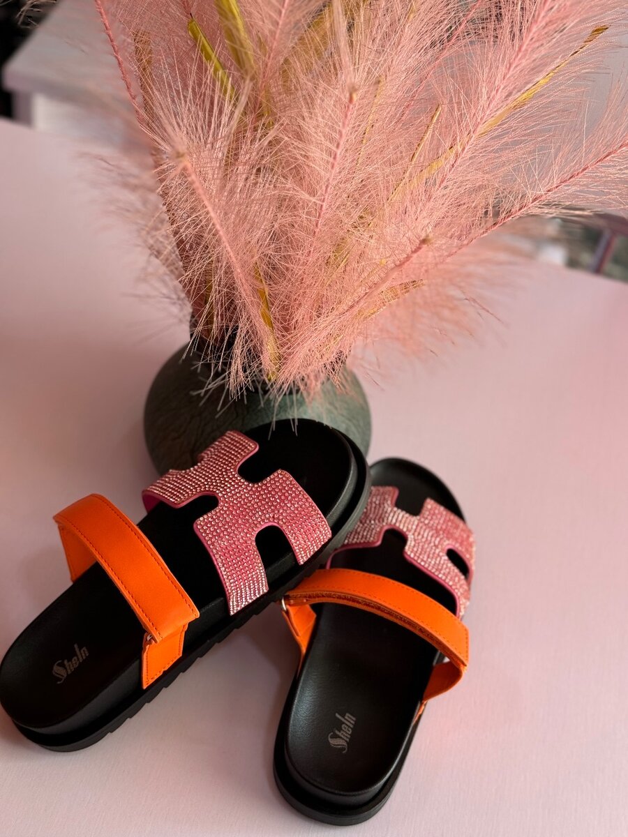 Ladies sandals