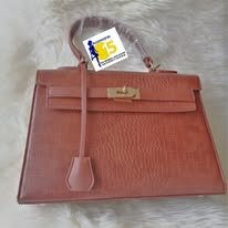 sac de chez ISHA