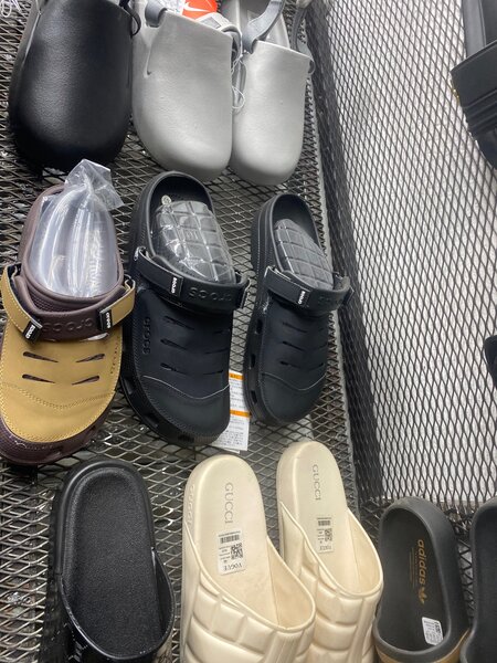 Crocs xox