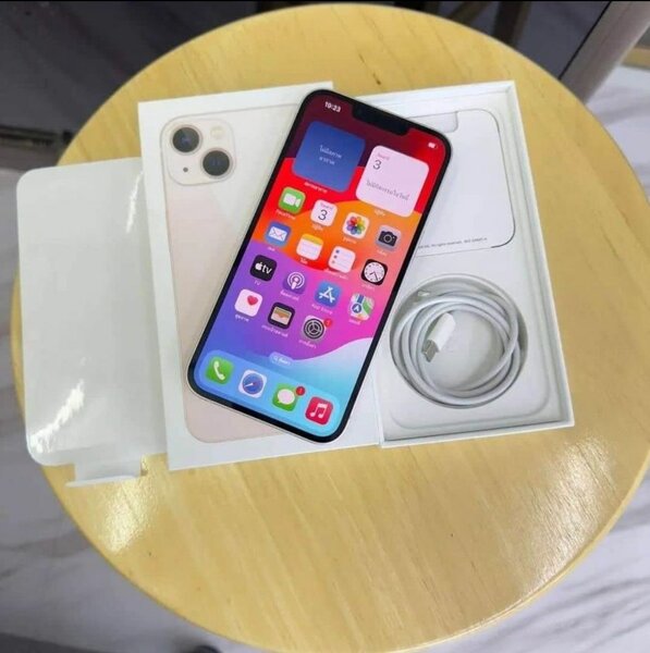 IPhone 13 simple