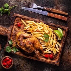 Délicieux Poulet Grillé et Frites