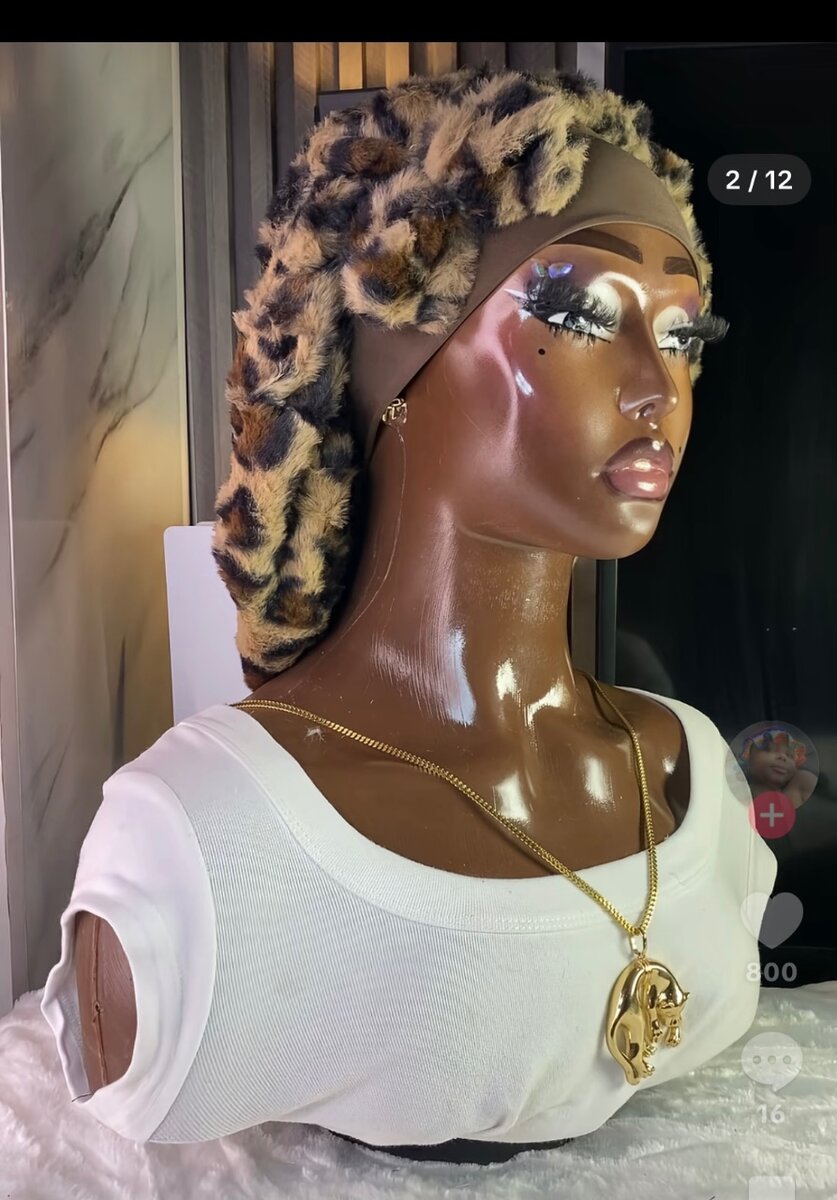 Bonnet en fourrure léopard