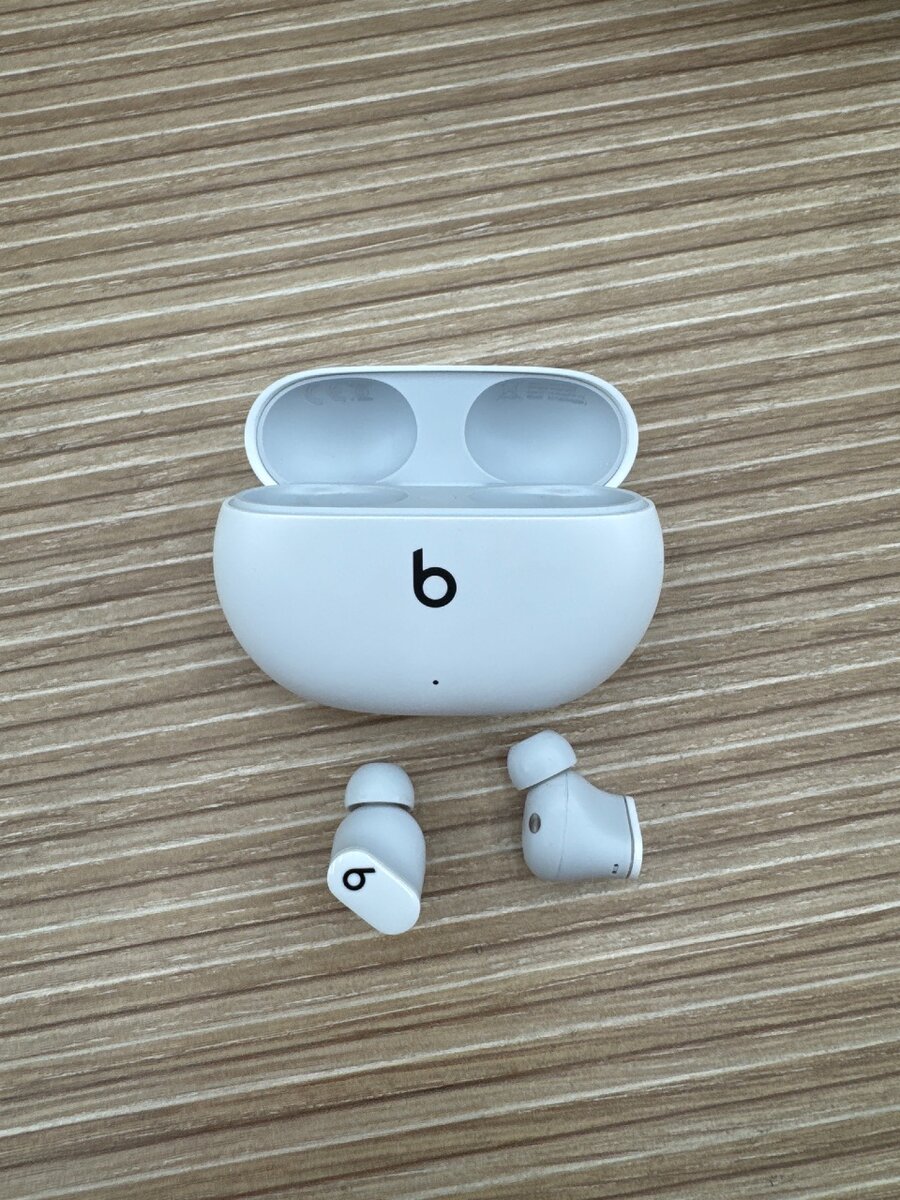 Beats Studio Buds