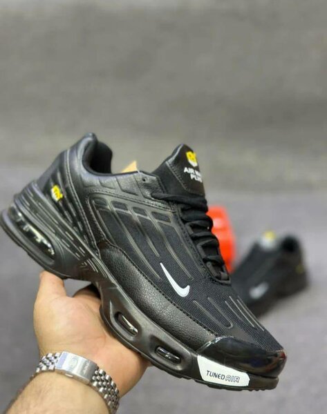 Nike  Tn