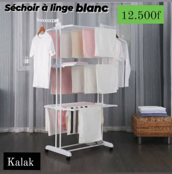 SÉCHOIR À LINGE AVEC ROULETTES; ÉTENDOIR À LINGE PLIABLE.