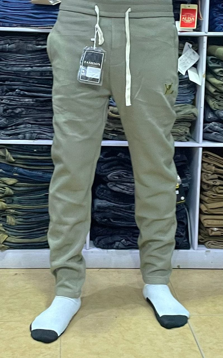 green pants