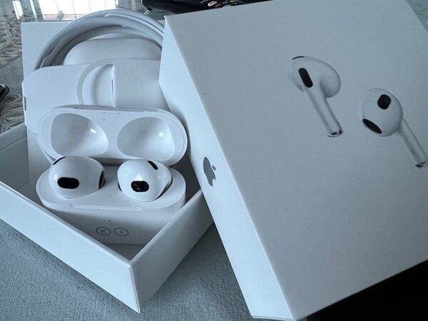 AirPods 3