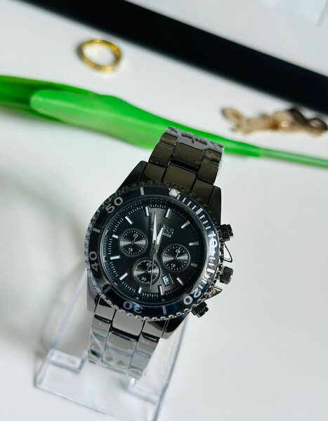 WRIST WATCH
