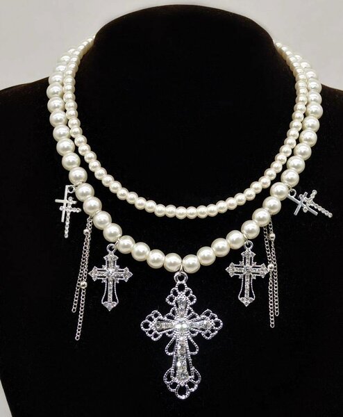 Pearls necklace