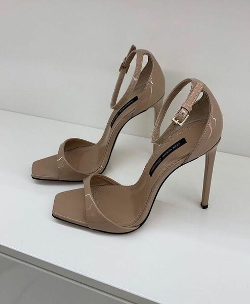 Ladies heel