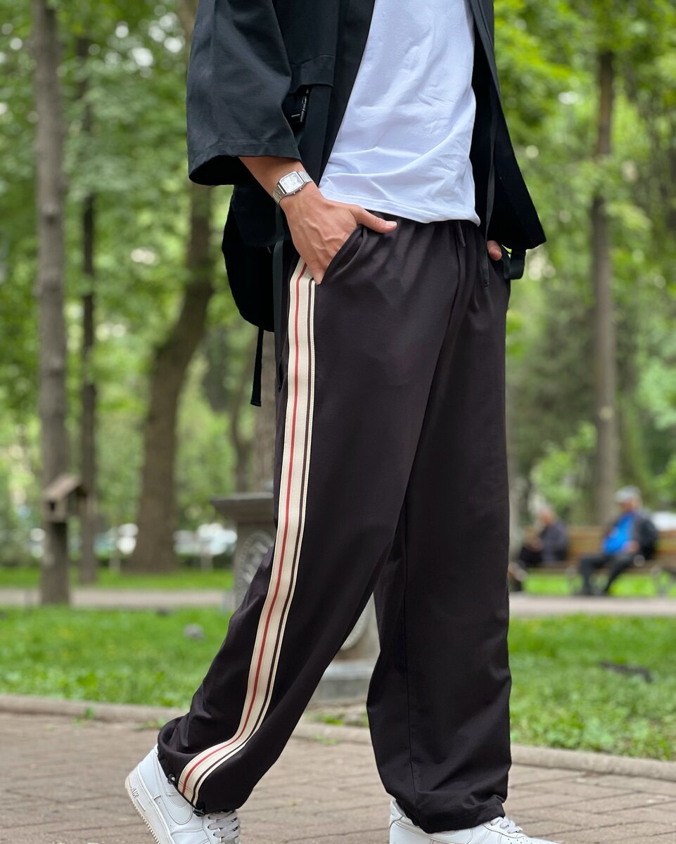 Штаны с лампасами