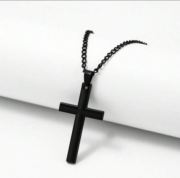 Chaîne à pendentif croix
