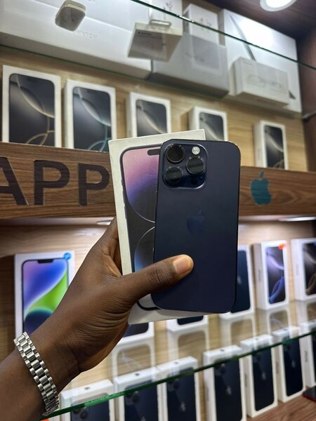 iPhone 14 pro 128 G