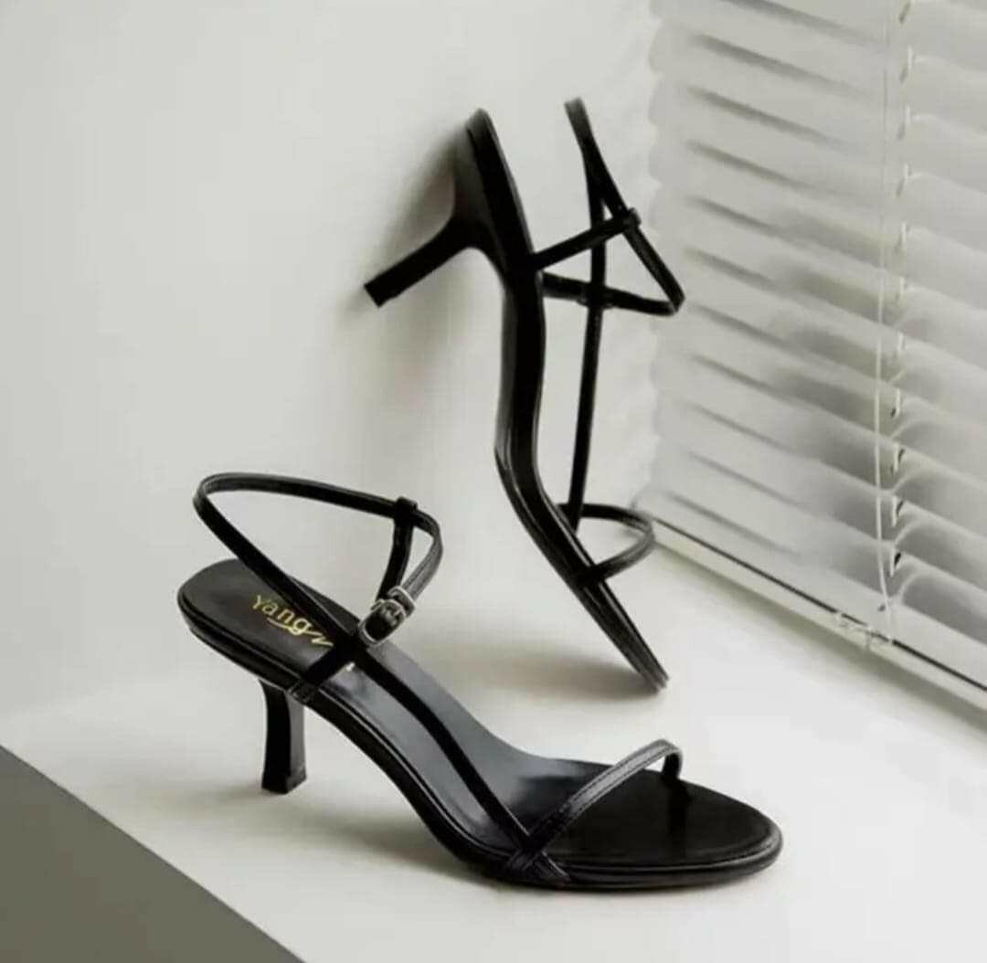 CHAUSSURES À TALON