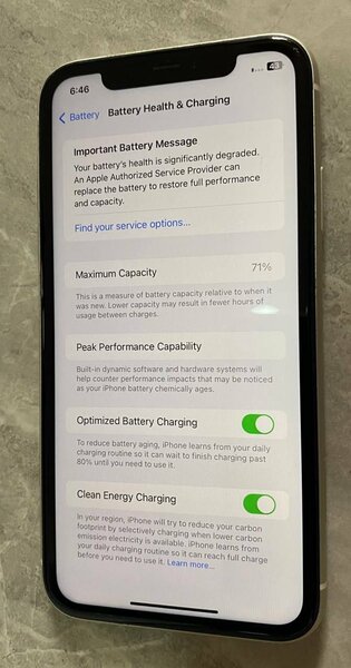 iPhone11    64gig
