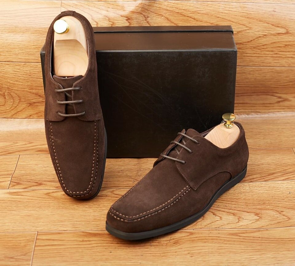 mocassins