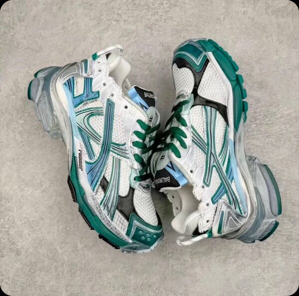 Sneaker
