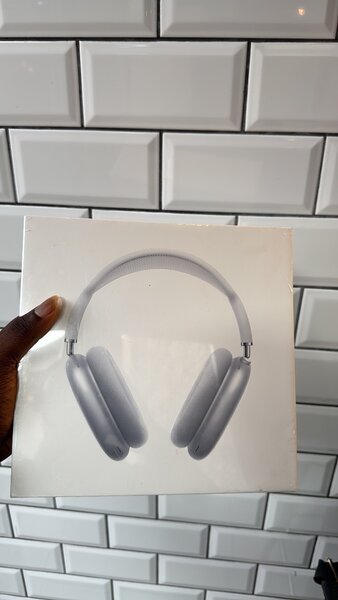 AirPods max