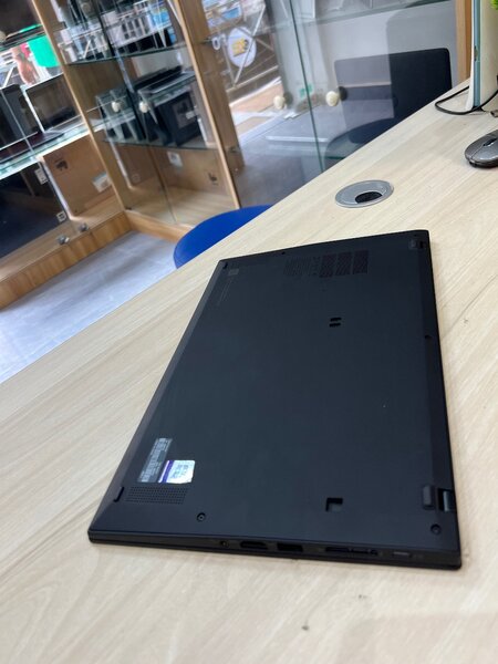 Lenovo X1 carbon