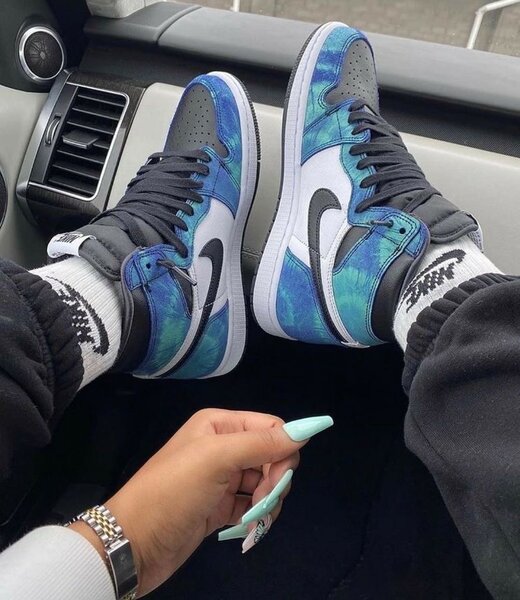 AIR JORDAN 1