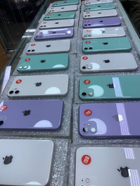IPHONE 11