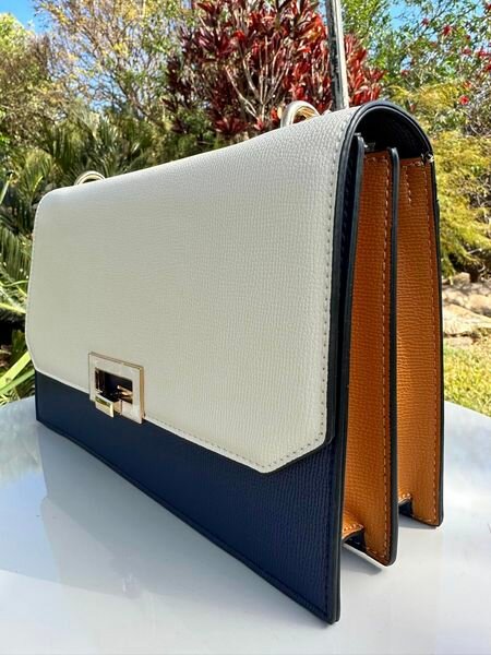 Shoulder bags